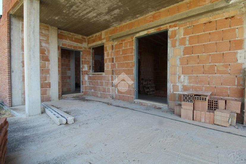 Casa indipendente in Contrada Castrogno, Teramo — foto 3 di 5