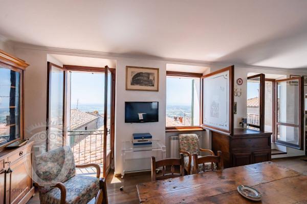 Appartamento in Vicolo dell'Amorino 3, Cortona