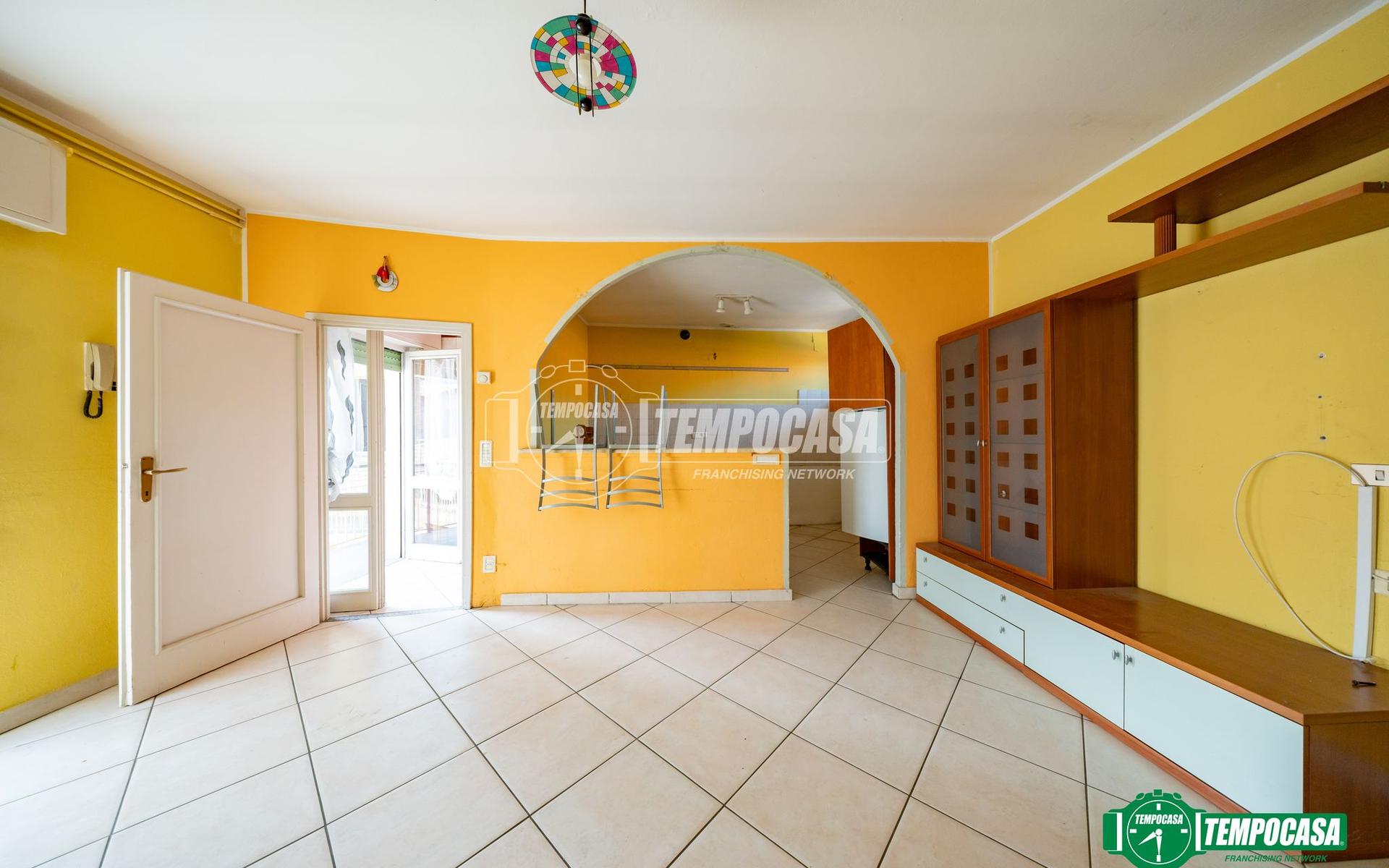 Casa indipendente in Via Principale, Ghevio 20, Meina