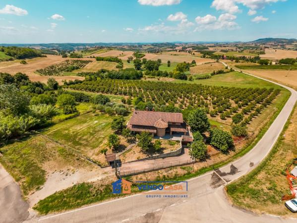 Villa in Strada Perrona 3a, Calliano Monferrato