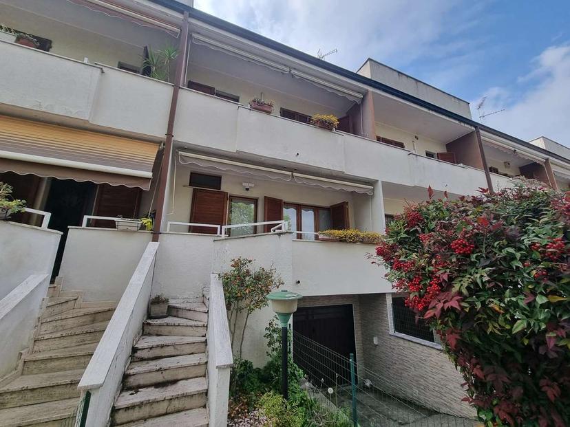 Villa a schiera in Via Guido Rossa, Limbiate — foto 4 di 5