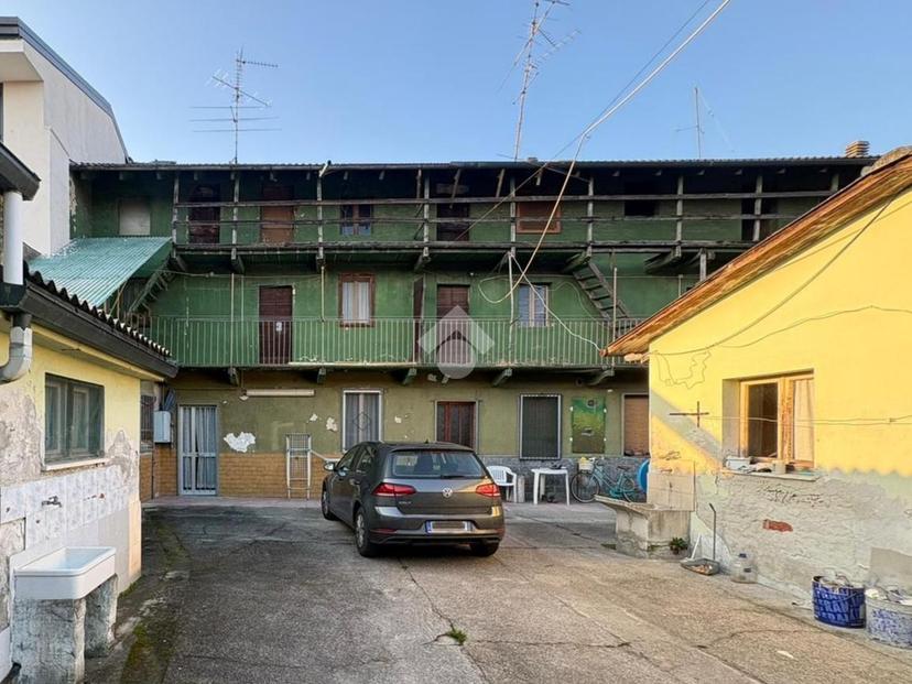 Casa indipendente in Largo S. Martino 14, Cerano — foto 2 di 5
