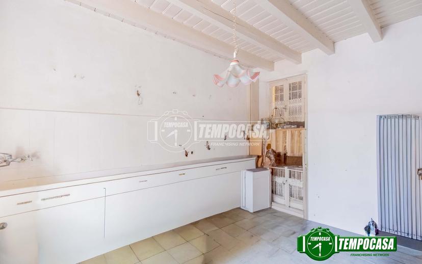 Casa indipendente in Piazza Crocifisso, Inveruno — foto 2 di 5