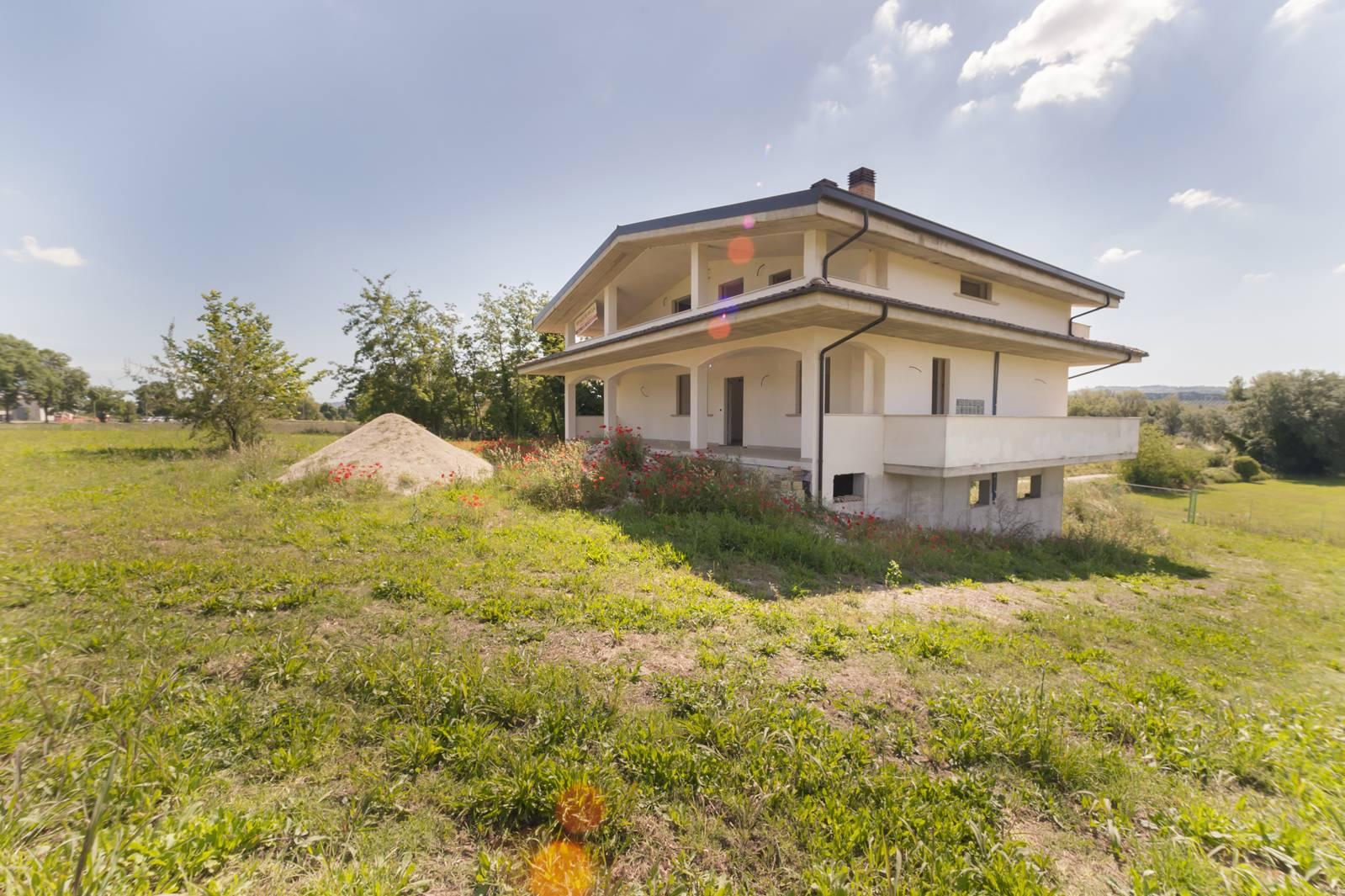 Villa in Via Sibilla Aleramo Sn, Cepagatti
