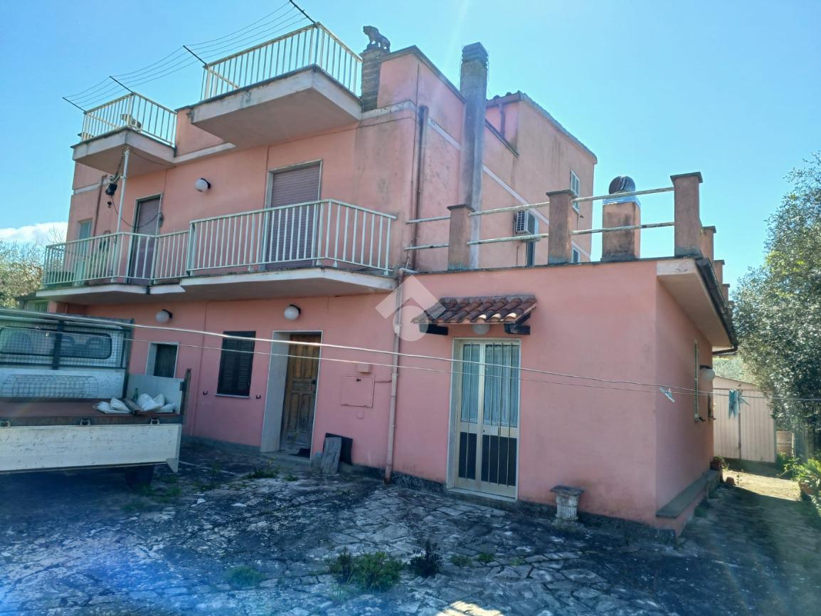 Casa indipendente in Via Monte Morgi, Calcata