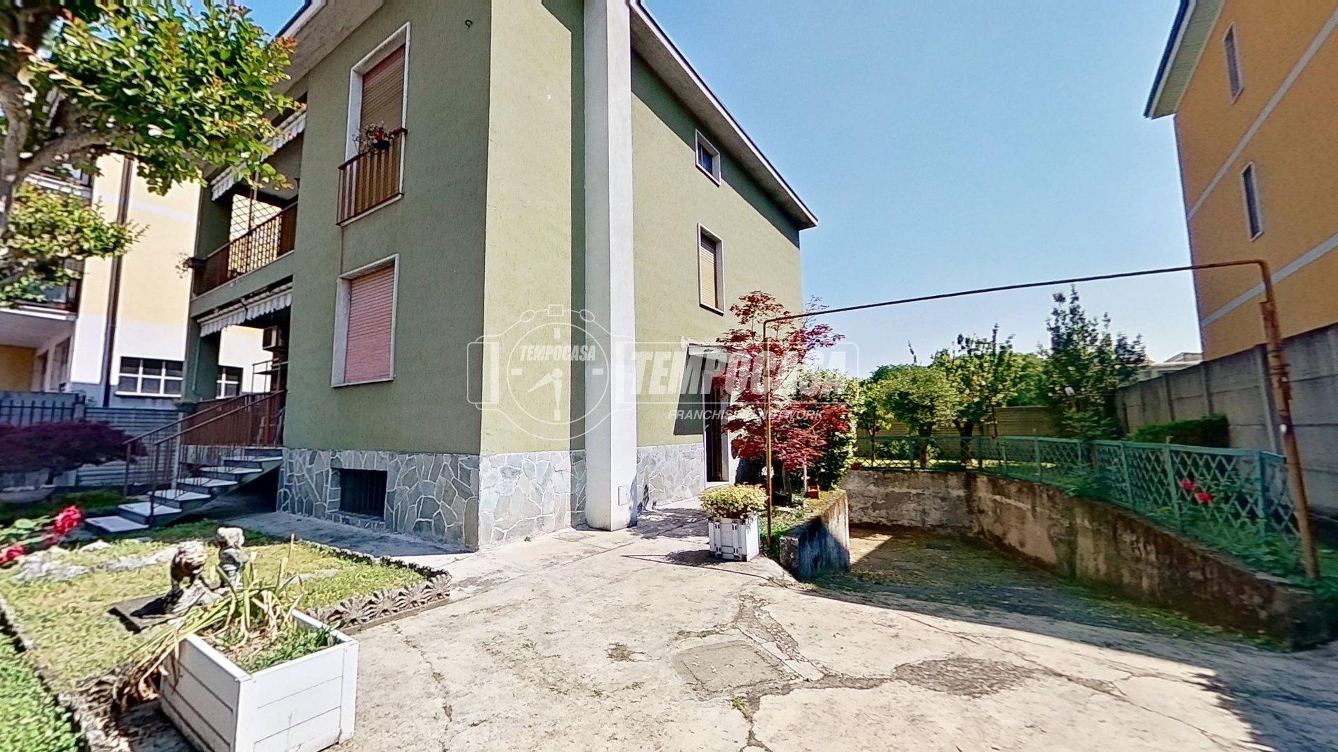 Villa in Via Alessandro Volta, Brugherio