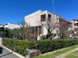 Villa in Viale Mazzini 63, Alba Adriatica — foto 3 di 5