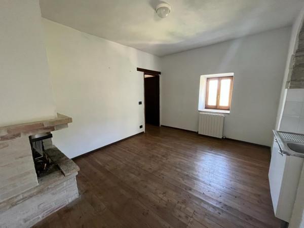 Terratetto plurifamiliare in Via Borgo Rovere di Champeaux 1, Campello sul Clitunno — foto 3 di 5