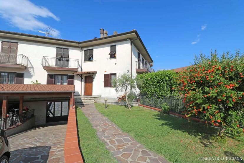 Villa a schiera in Mocrone, Villafranca in Lunigiana — foto 3 di 5