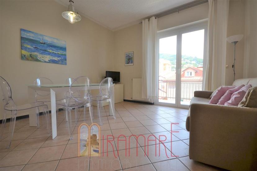 Trilocale in Piazza Andrea Doria, Alassio — foto 4 di 5