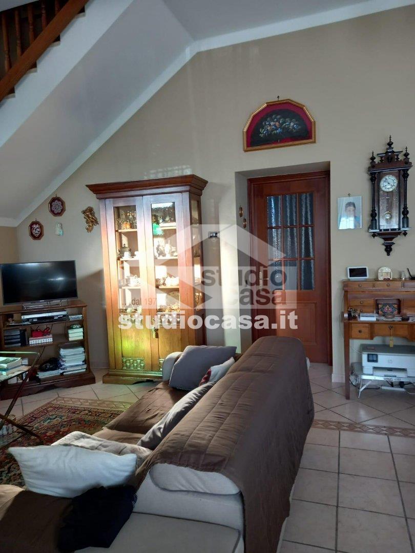 Casa indipendente in Vittorio Veneto, Santa Cristina e Bissone — foto 4 di 5