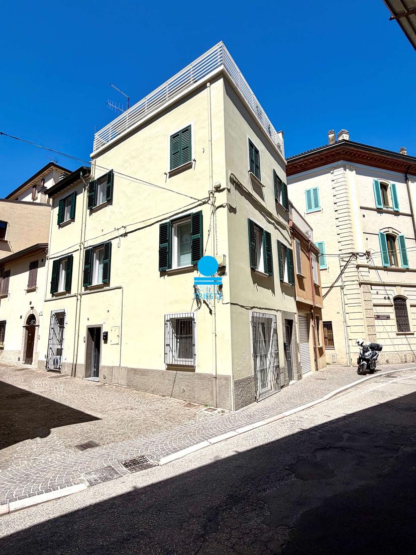Bilocale in Via degli Orti Giuli 2, Pesaro — foto 2 di 5