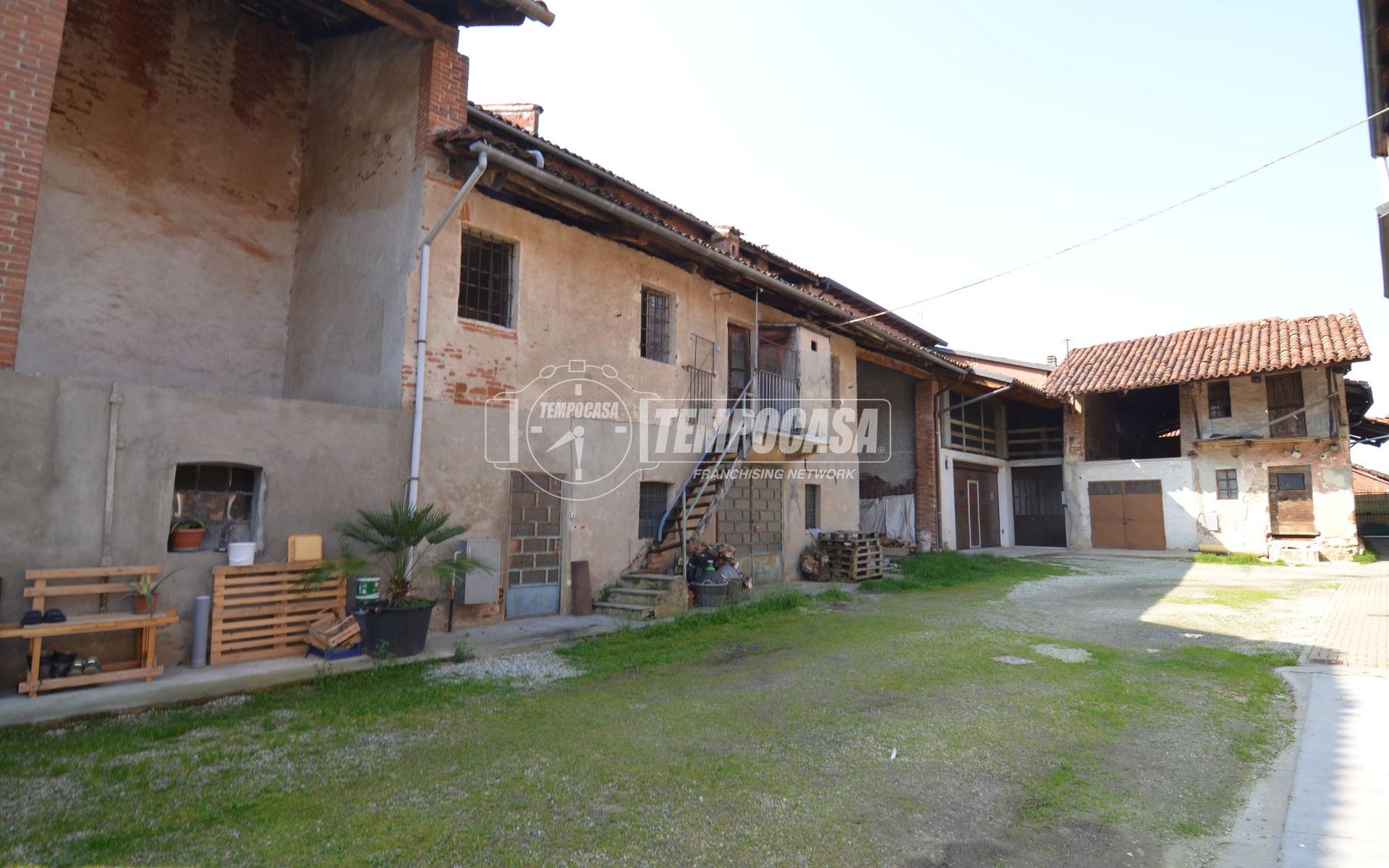 Casa indipendente in Vicolo Rivarossa 3, Lombardore