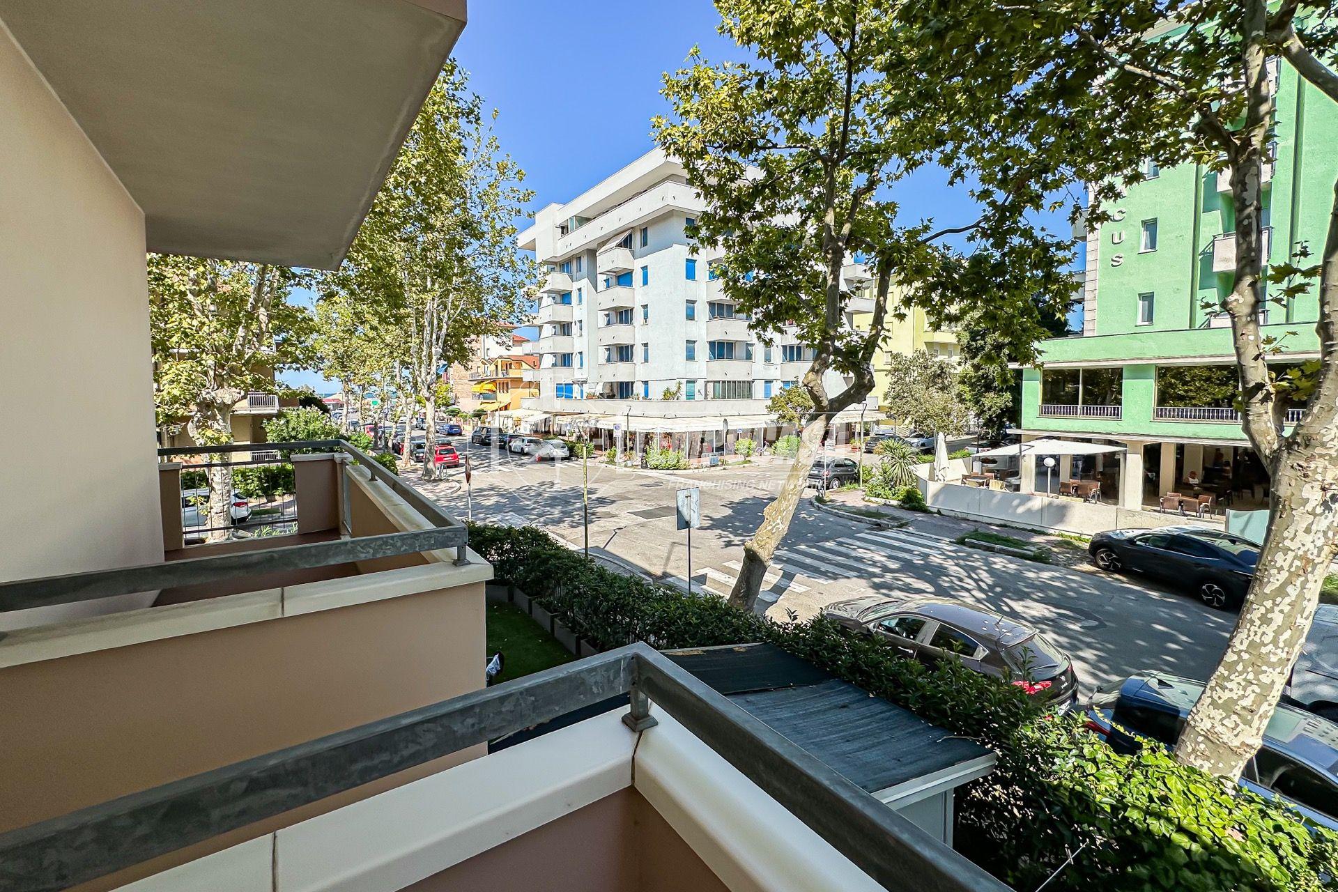 Bilocale in Viale Mantegna 23, Cesenatico