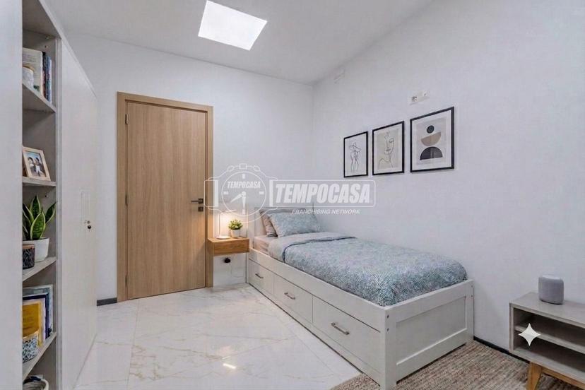 Trilocale in Viale Pasteur 70, Roma