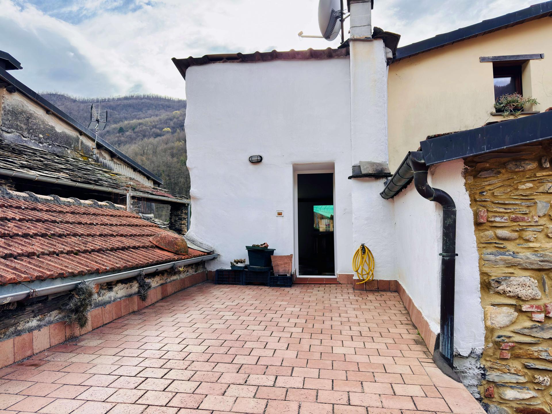 Casa indipendente in Via De Filippi 29, Pieve di Teco