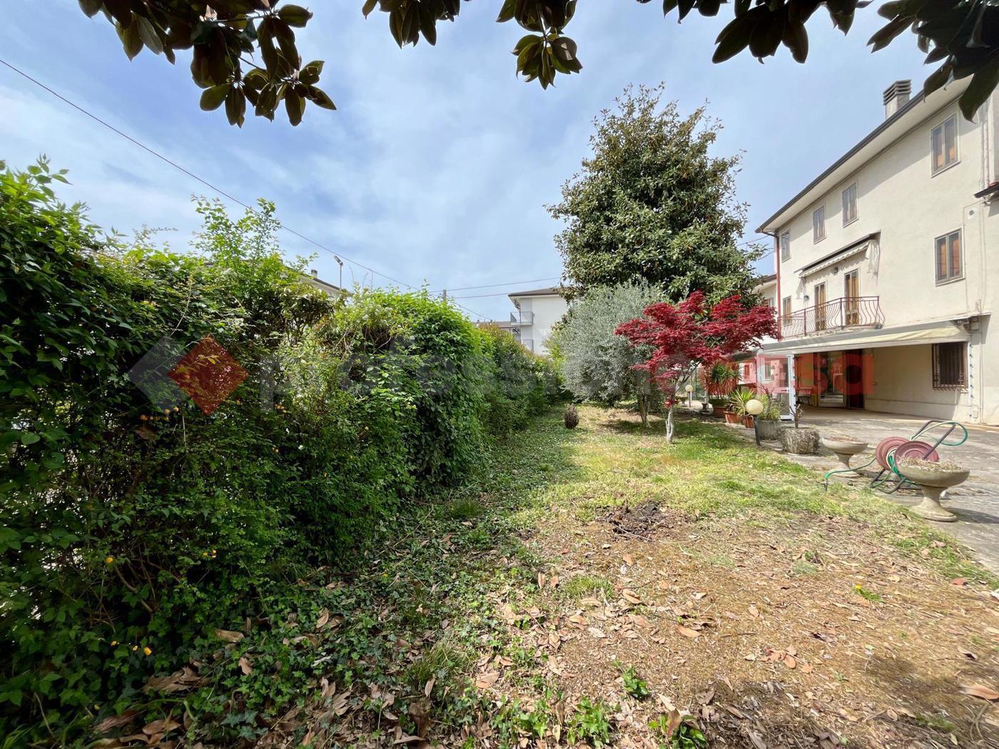 Casa indipendente in Via Circonvallazione 22, Lonigo