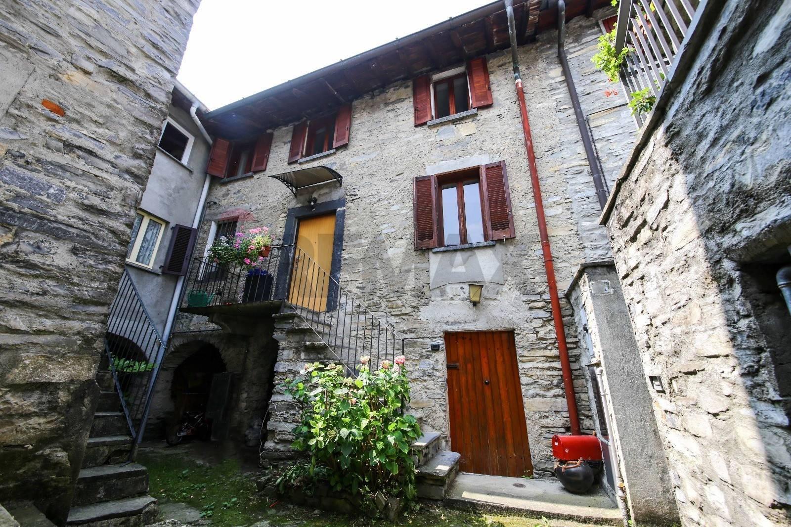 Casa indipendente, Carate Urio