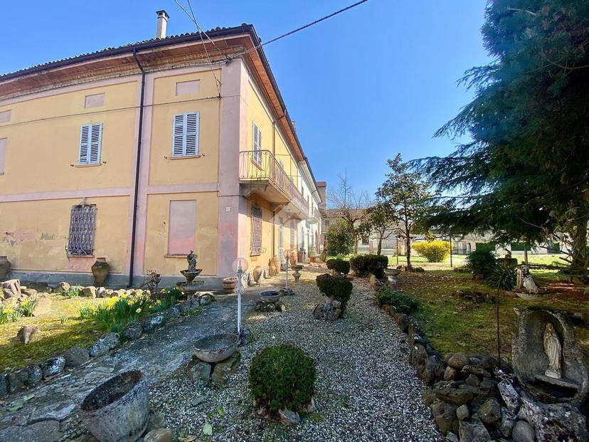 Casa indipendente in Via Giosuè Carducci 27, Sale — foto 2 di 5