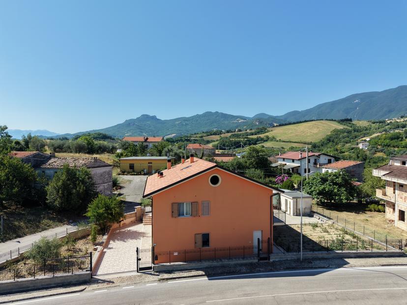 Casa indipendente in Contrada Bivio Cupoli 19, Farindola — foto 2 di 5