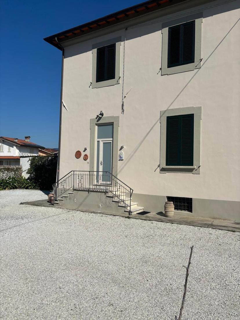 Villa bifamiliare in Ietro a Vico 55100, Lucca