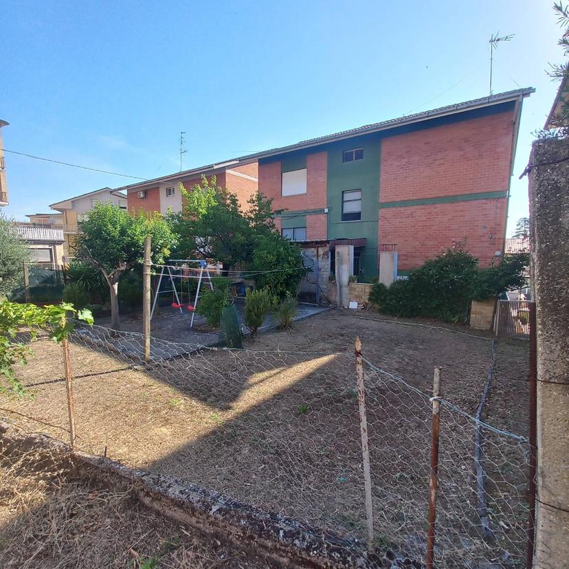 Casa indipendente in Roma 58, Montappone