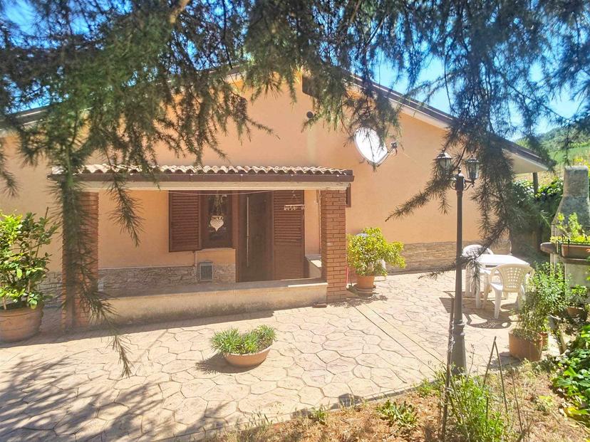Villa in C.da Valle dell?Olmo, Ruoti — foto 4 di 5
