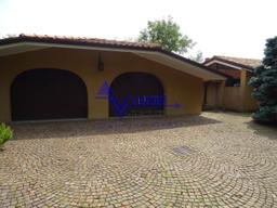 Villa, Pedrengo