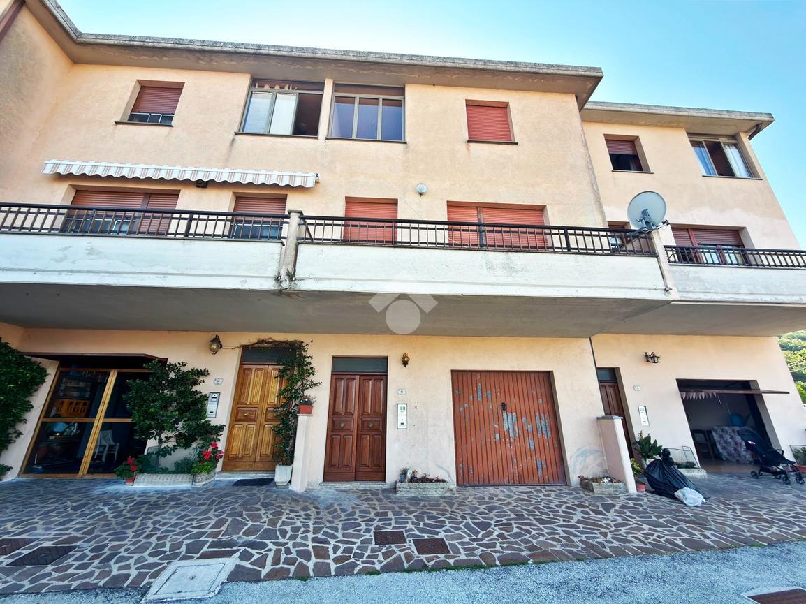 Casa indipendente in Via Rocca, Fossato di Vico