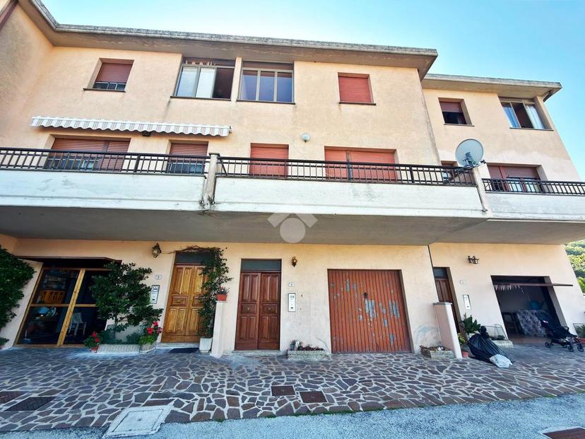 Casa indipendente in Via Rocca, Fossato di Vico