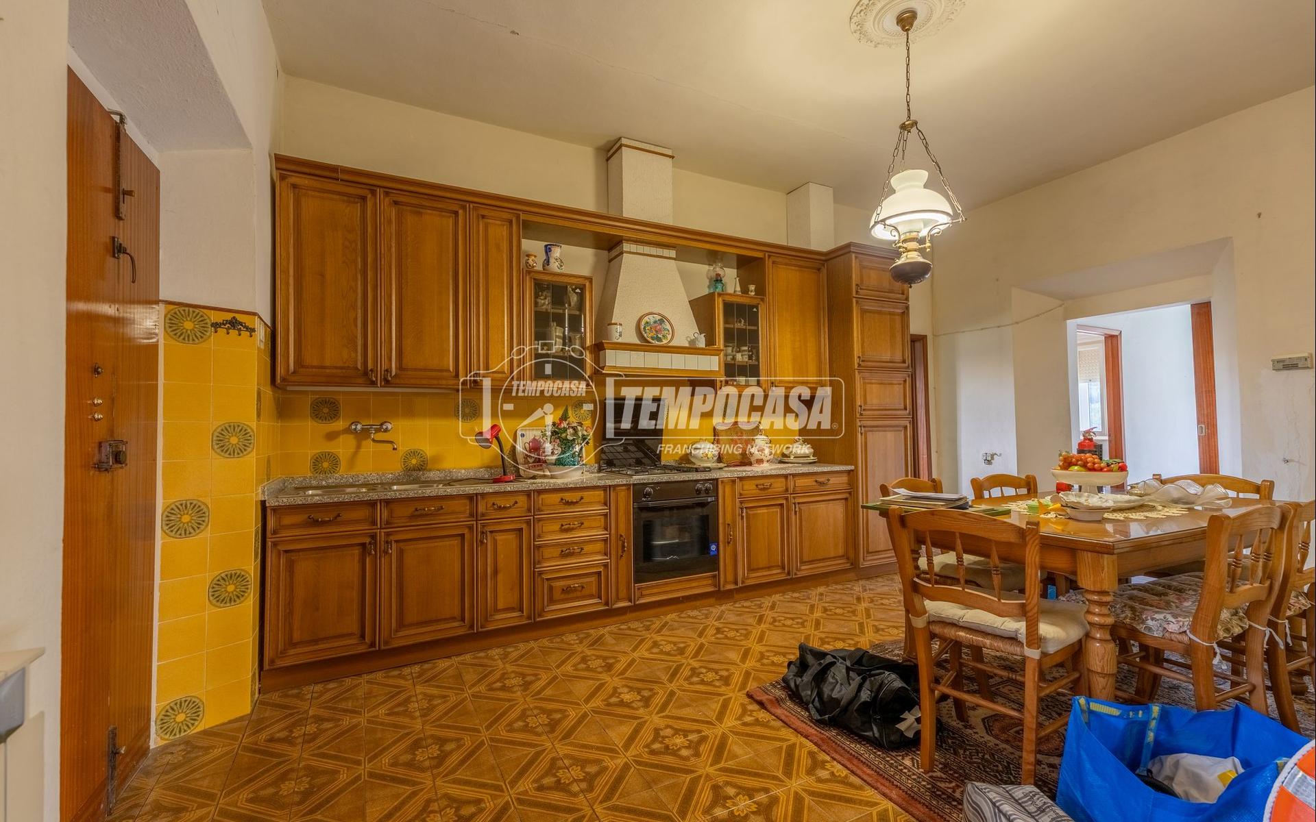 Appartamento in Via Suveretana 30, Campiglia Marittima