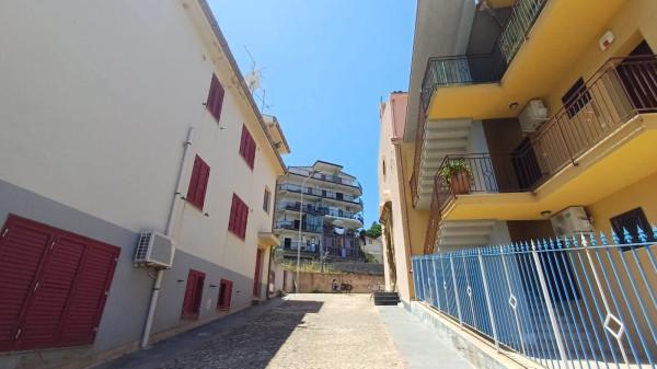Trilocale in Via Marina, Santo Stefano di Camastra