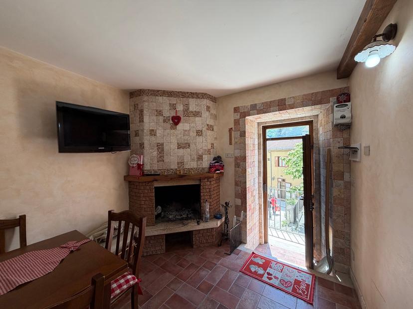 Casa indipendente in Via Nusca Franco  20, Rocca di Mezzo