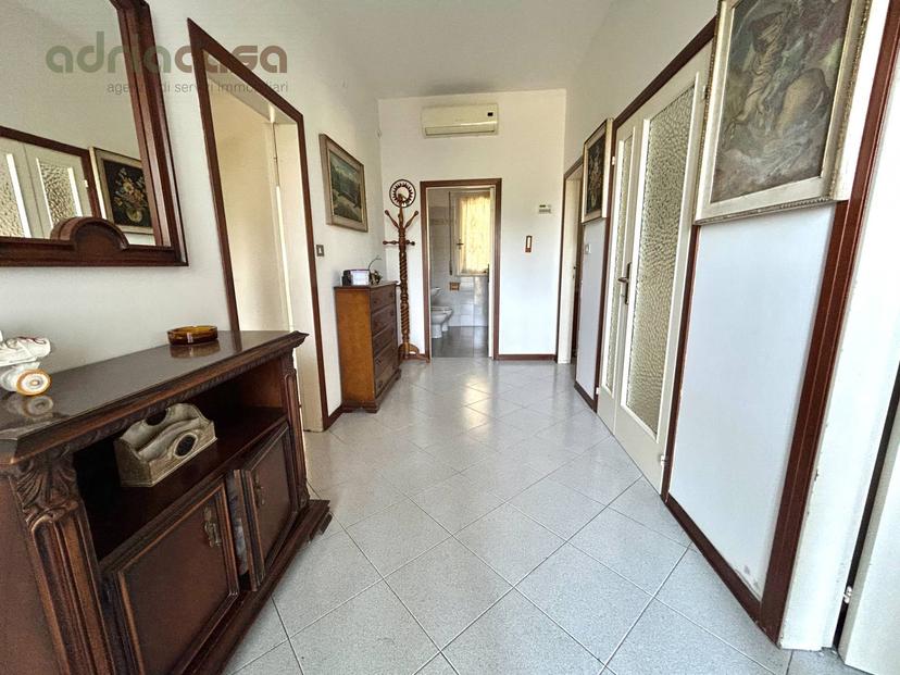Casa indipendente in Viale Abruzzi, Riccione — foto 2 di 5