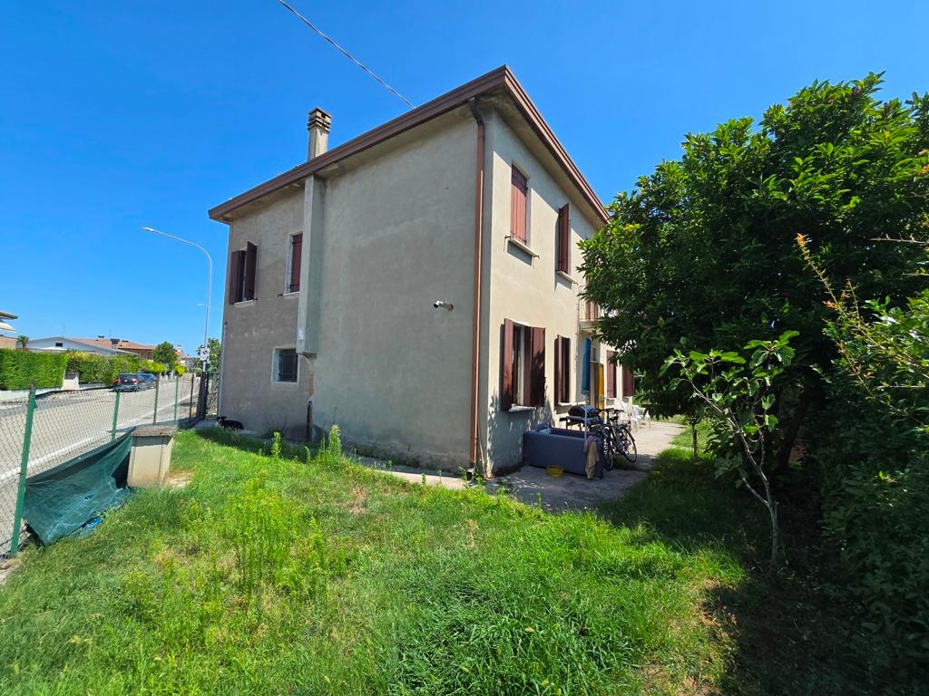 Casa indipendente in Calcroci, Camponogara