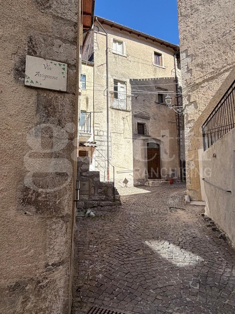 Casa indipendente in Via Avignone 3, Rocca di Mezzo — foto 4 di 5