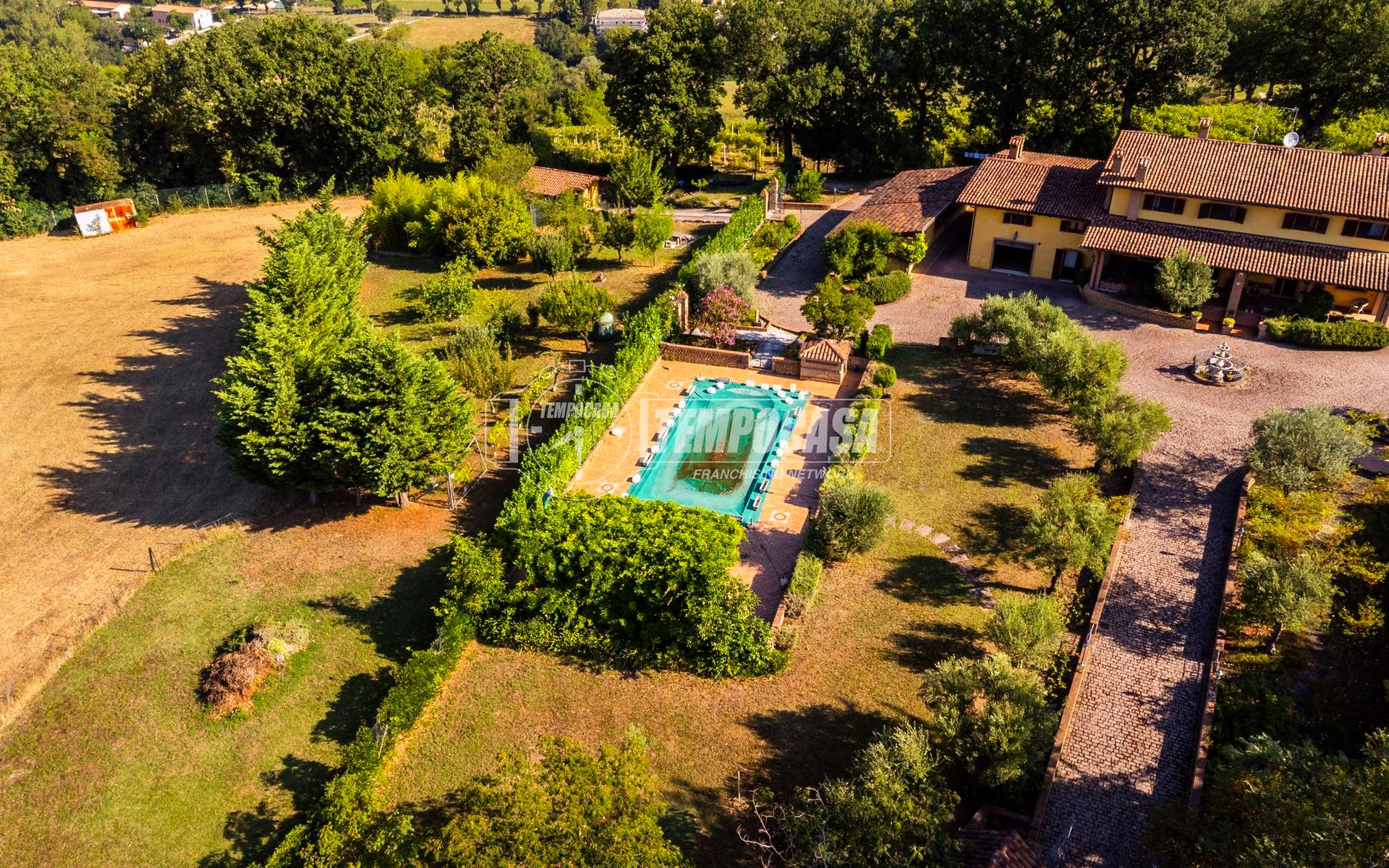 Villa in Vocabolo Ceresi, Matelica