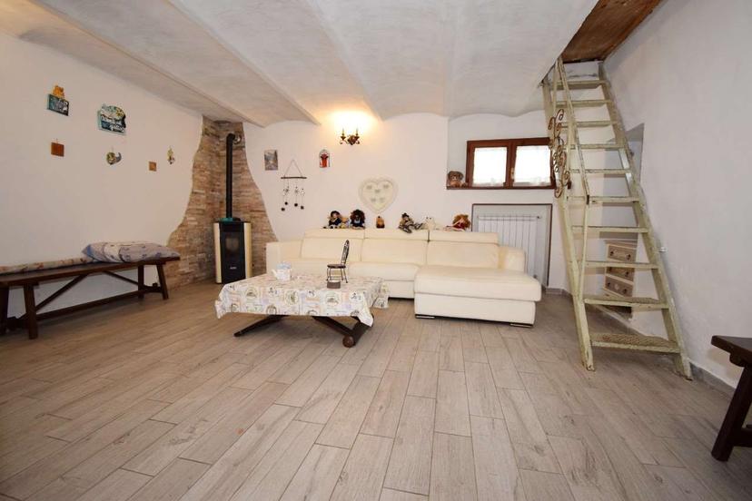 Appartamento in Frazione Zucchea 8, Cavour — foto 4 di 5