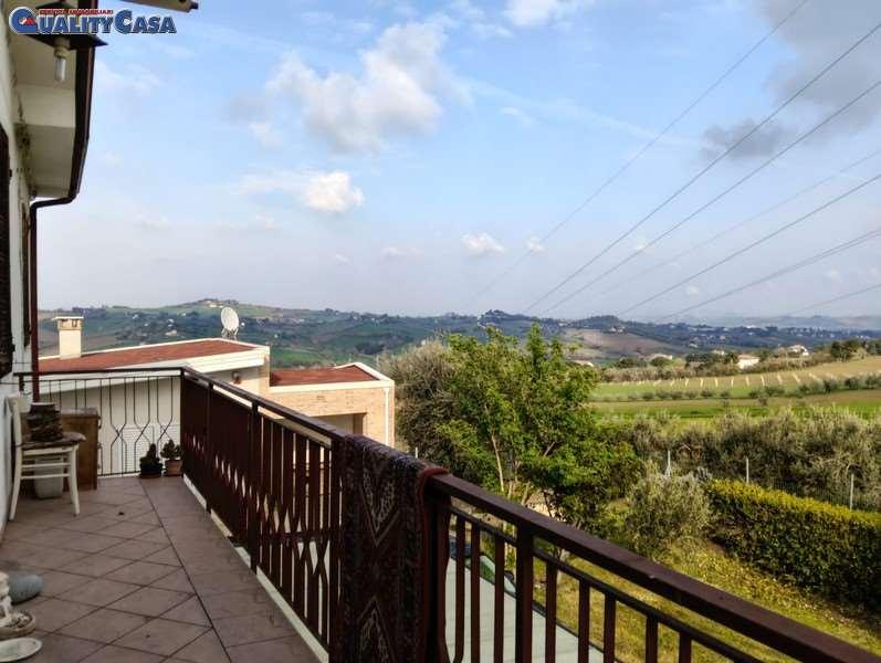 Villa bifamiliare, Jesi — foto 4 di 5