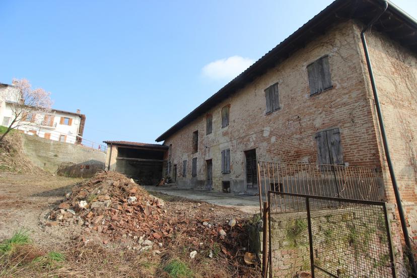 Villa in Via Monti 13, Camino — foto 2 di 5
