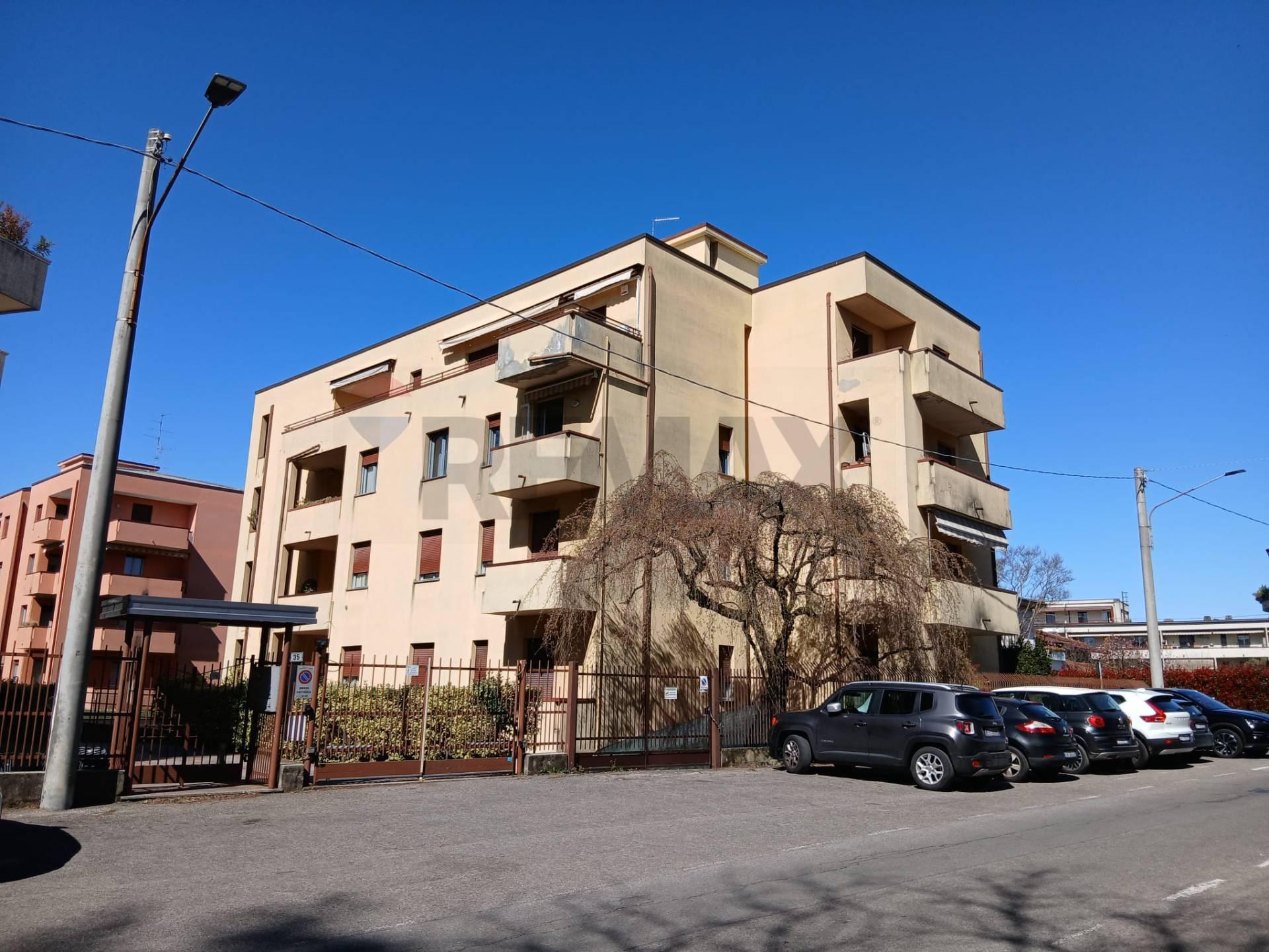 Trilocale in Via Napoleone Ruberto 37, Cardano al Campo