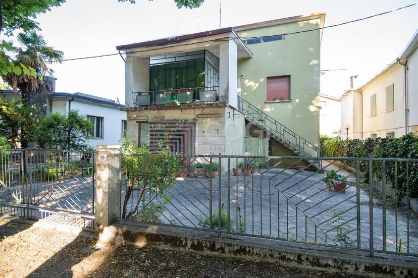 Casa indipendente in Viale Fratelli Cairoli 10, Castel Bolognese — foto 3 di 5