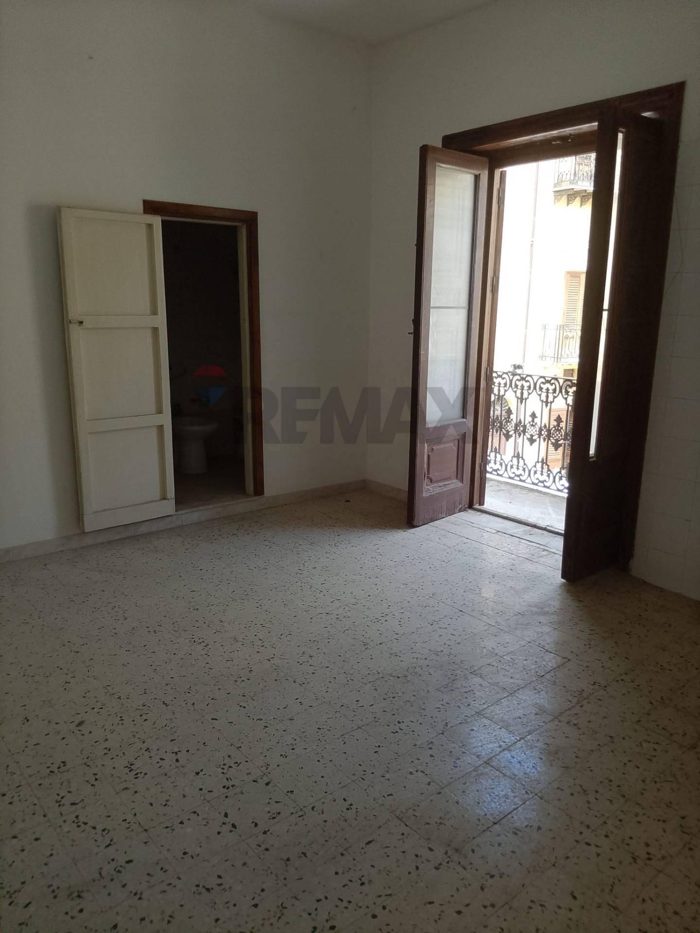 Casa indipendente in Via Madonne delle Grazie 19, Castellammare del Golfo