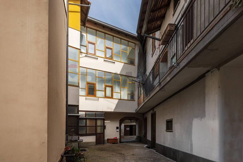 Appartamento in Via Matteotti 19, Castronno — foto 4 di 5