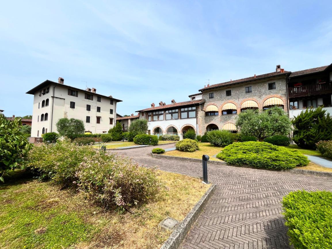 Appartamento in Viale Lombardia 50, Torre Boldone