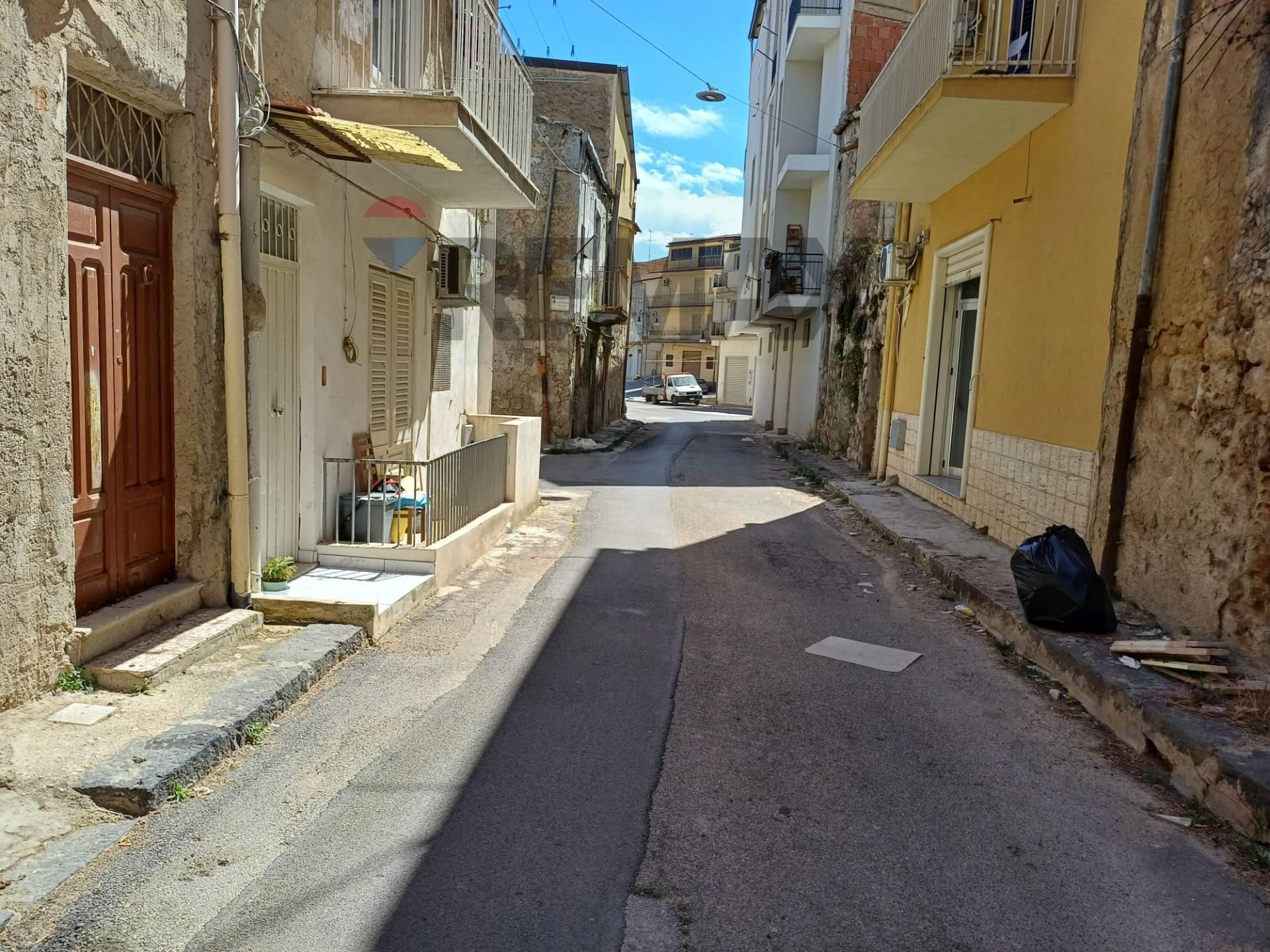 Casa indipendente in Quintino Sella 12, Favara