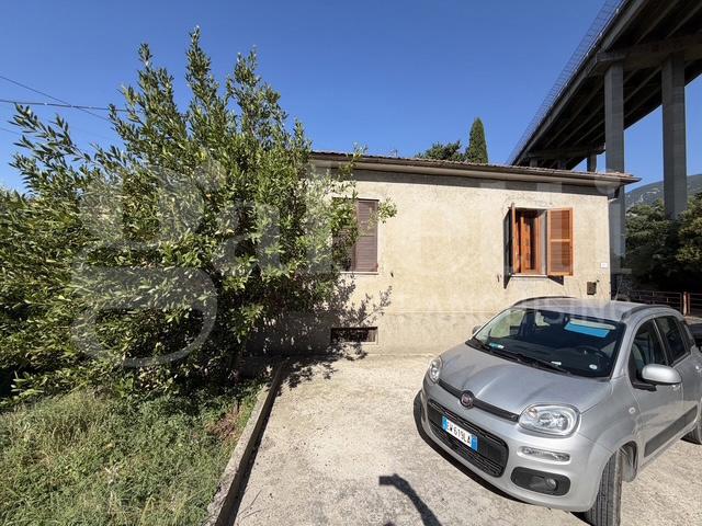 Casa indipendente in Via Trevi, Terni — foto 2 di 5