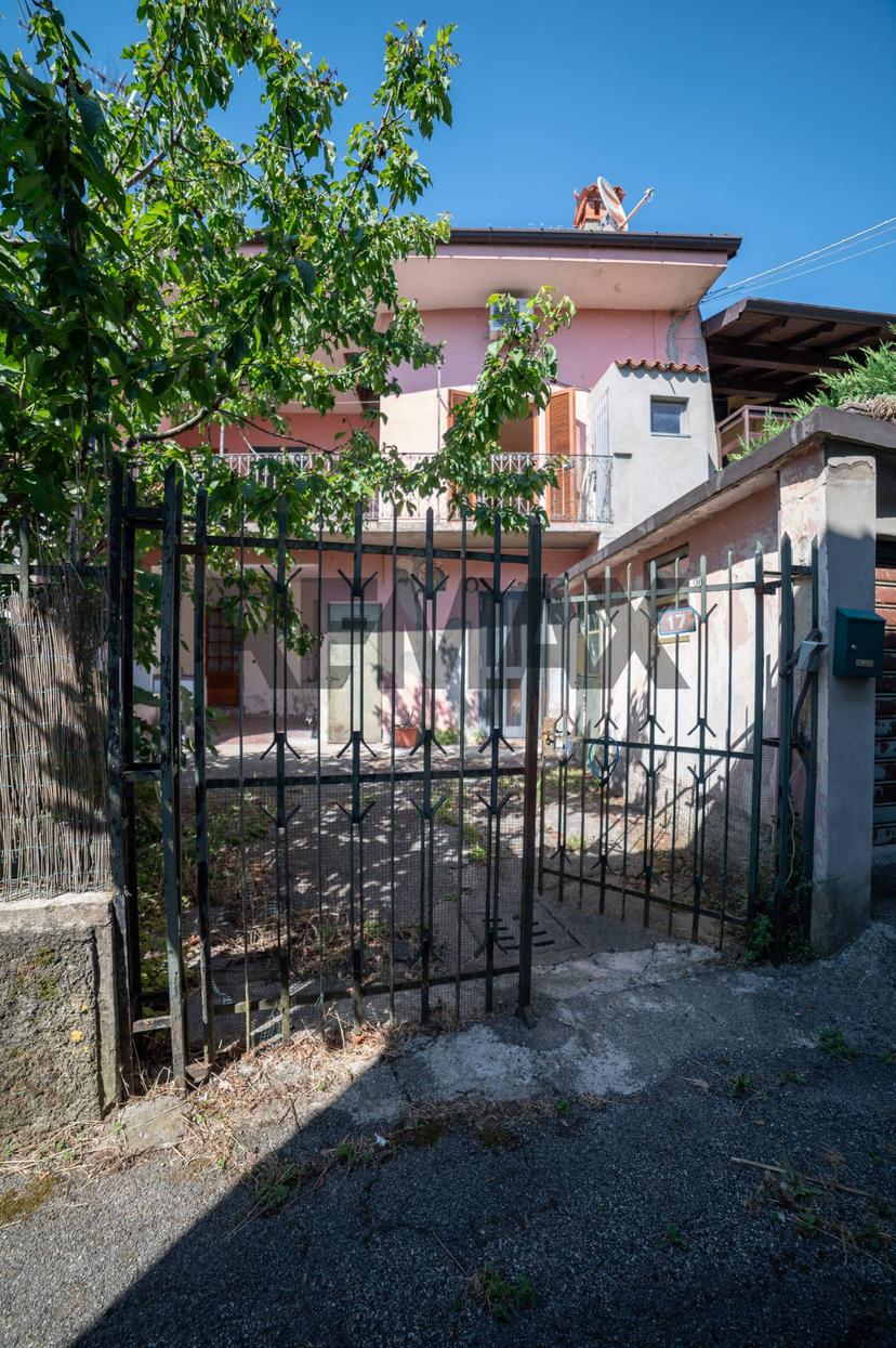 Casa indipendente, Caprino Bergamasco