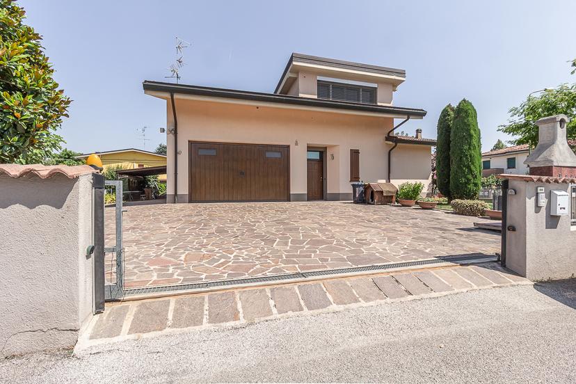 Villa in Via Claudio Gallerani 2, Terre del Reno — foto 2 di 5