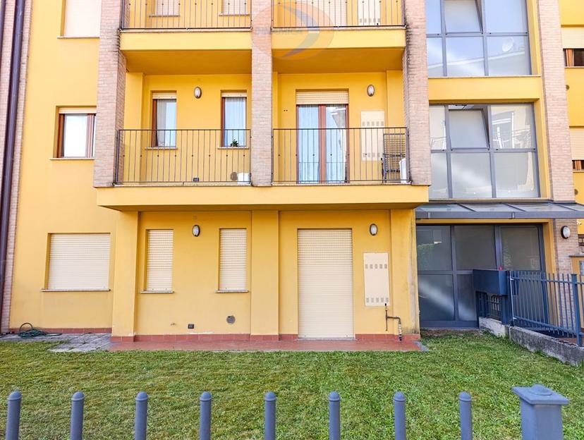 Bilocale in Via Statale 73, La Valletta Brianza — foto 2 di 5